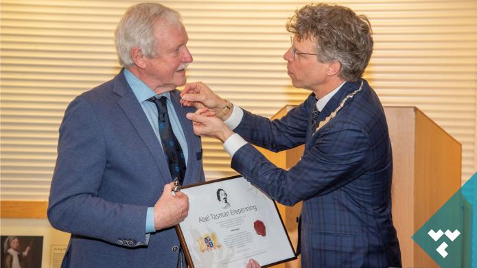 Harke Bosma receives the Abel Tasman Medal of Honor