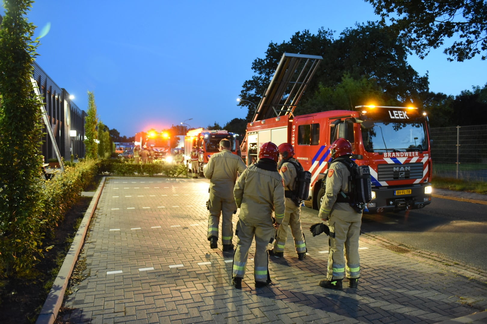 Brandweer Groots Ingezet Voor Melding Dakbrand Nabij Industriepark Leek ...