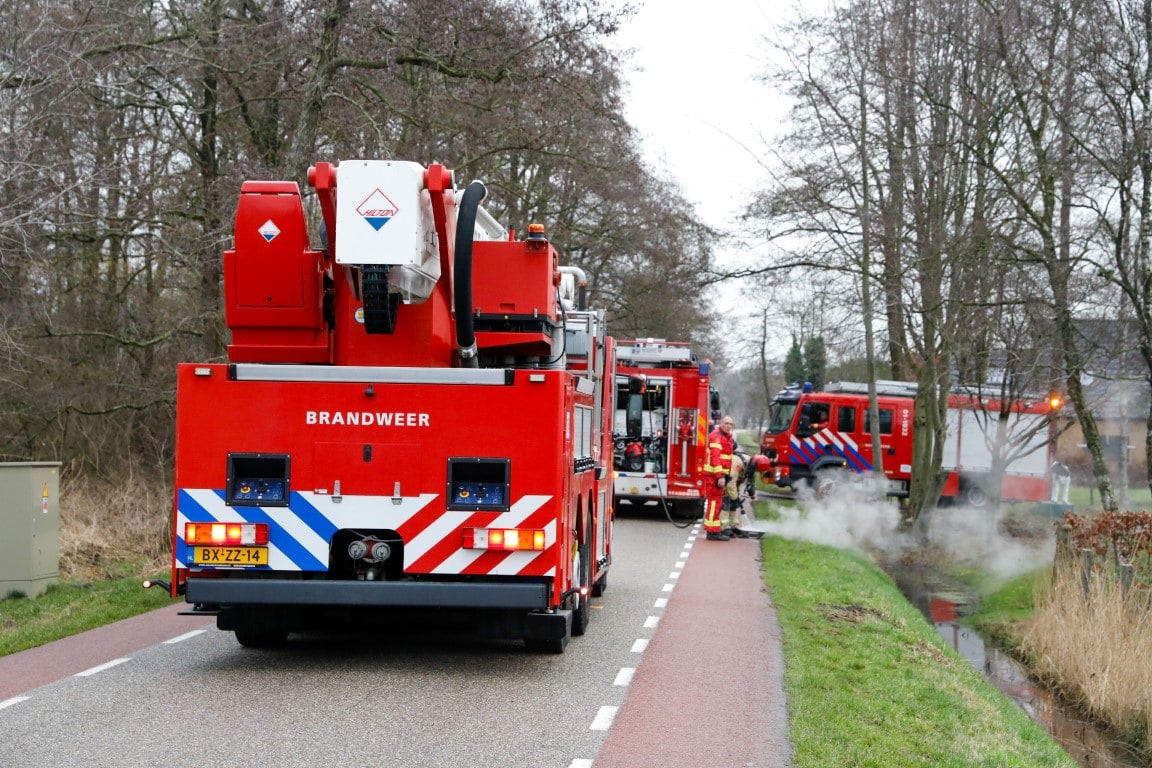 Brandweer Leek En Groningen Rukken Uit Voor Schoorsteenbrand In ...